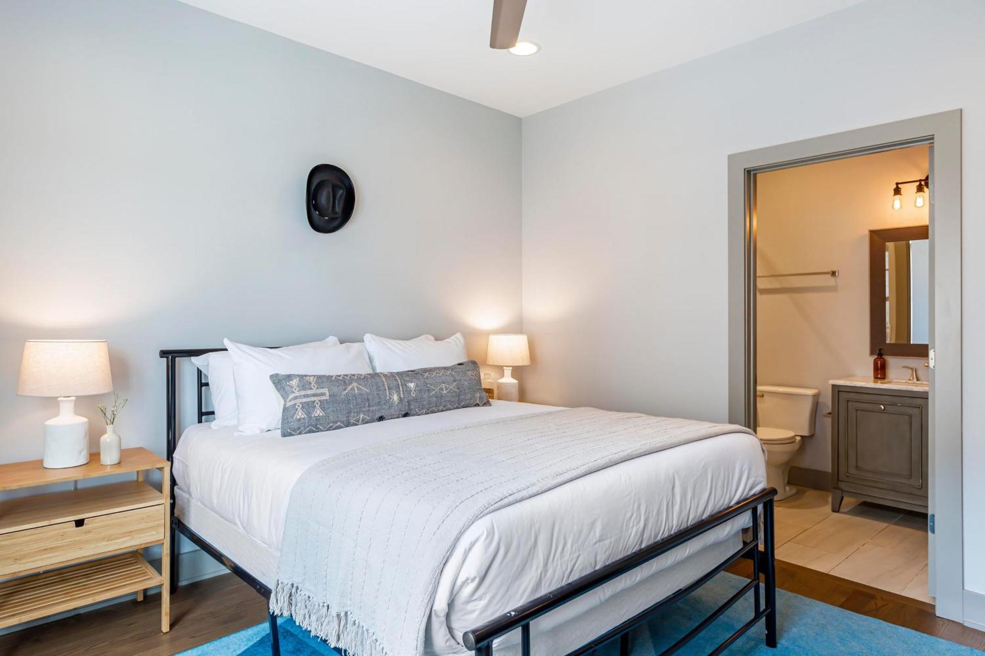 Waverly By Avantstay Nashville-Inspired Townhome W Luxury Kitchen Pool Table エクステリア 写真